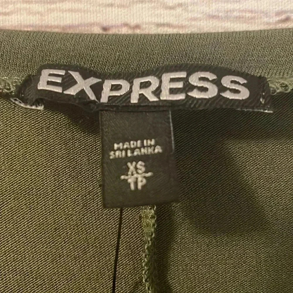 Express dress - Picture 2 of 6